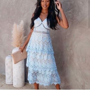 Vici Just Me Tiered Lace MIDI Dress Blue Size small
